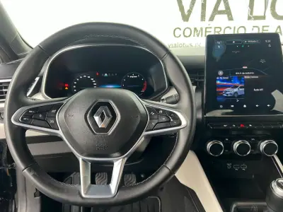 Renault Clio 2022 - 15250 EUR, 37000 km - AUTO.MOTO.pt - 37000km - foto 10 de 13