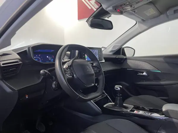 Peugeot 208 2021 - 13500 EUR, 146000 km - AUTO.MOTO.pt - 146000km - foto 11 de 33