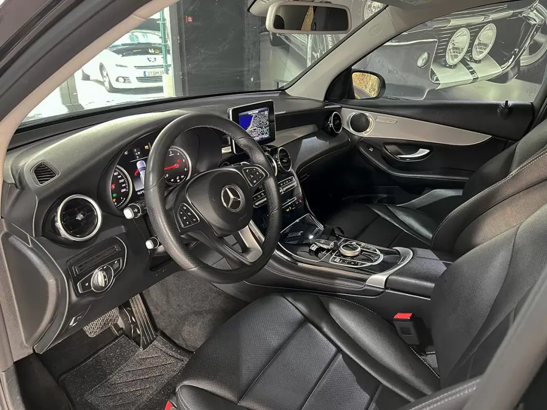 Mercedes-Benz GLC 220 2018 - 36600 EUR, 100274 km - AUTO.MOTO.pt - 100274km - foto 10 de 21