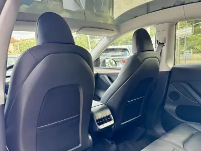 Tesla Model Y 2024 - 37999 EUR, 35000 km - AUTO.MOTO.pt - 35000km - foto 17 de 22