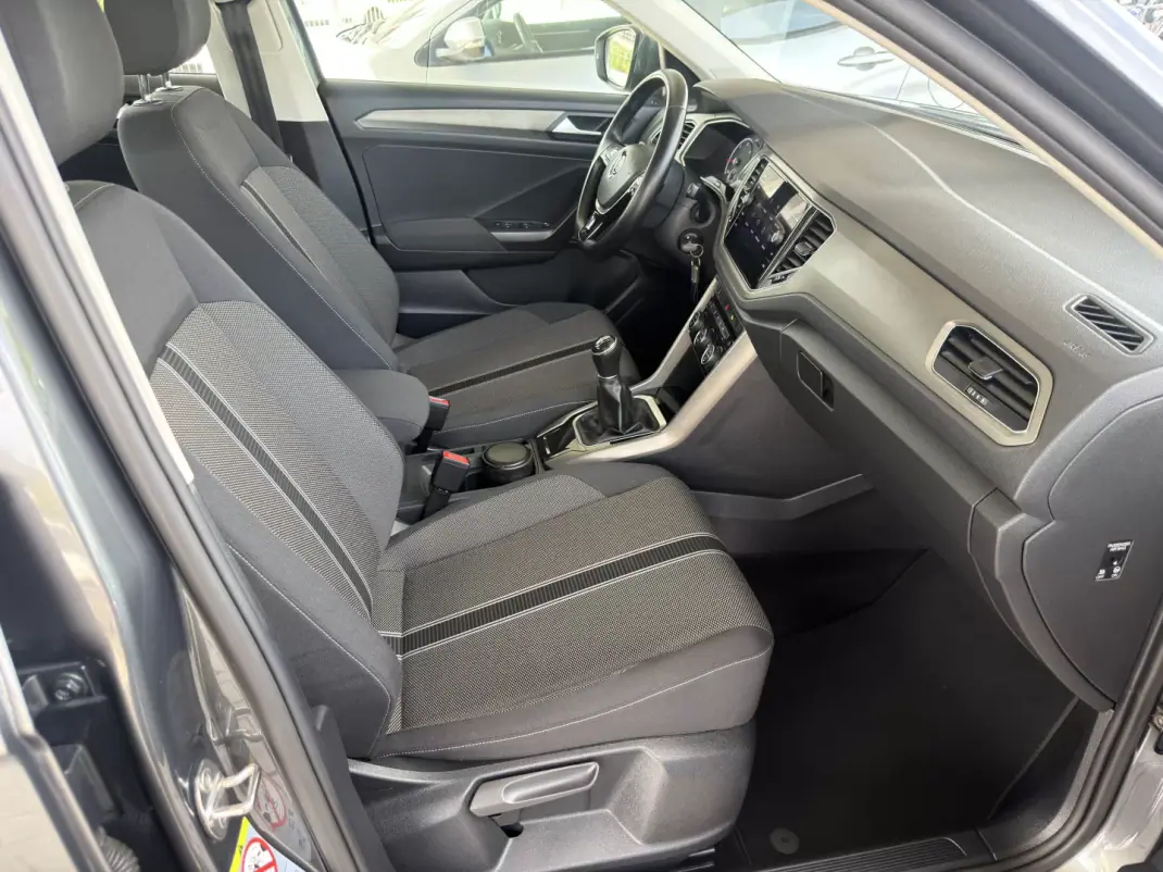 Volkswagen T-Roc 2020 - 19850 EUR, 142560 km - AUTO.MOTO.pt - 142560km - foto 11 de 20