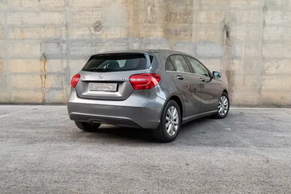 Mercedes-Benz A 180 2013 - 10990 EUR, 215000 km - AUTO.MOTO.pt - 215000km - foto 7 de 34