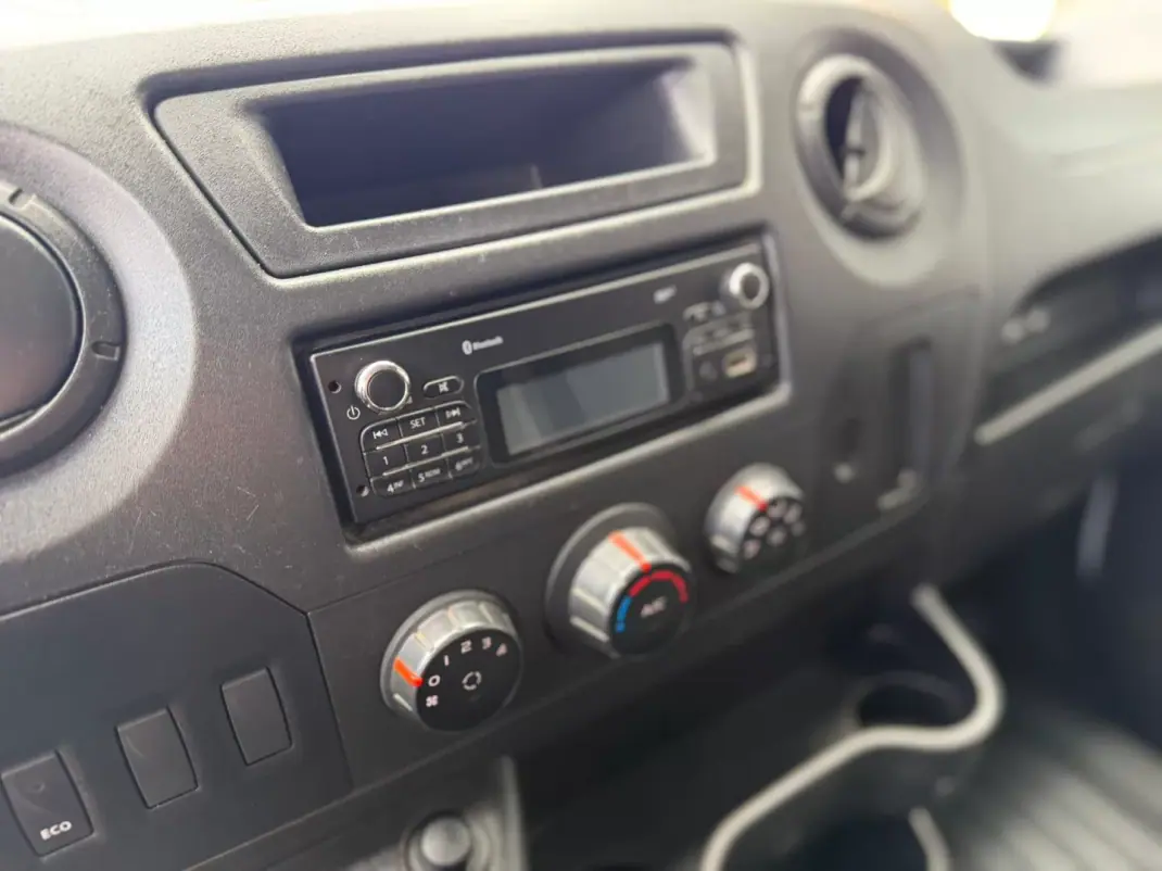 Renault Master 2.3 dCi L2 3.5T RD TP 2019 - 16900 EUR, 178309 km - AUTO.MOTO.pt - 178309km - foto 10 de 15