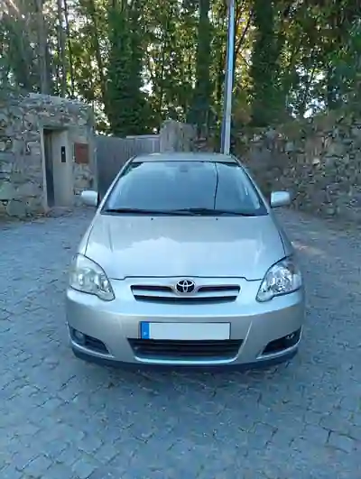 Toyota Corolla 2005 — photo 2 of 10