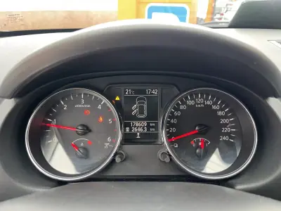 Nissan Qashqai 2011 - 10950 EUR, 178609 km - AUTO.MOTO.pt - 178609km - foto 11 de 12