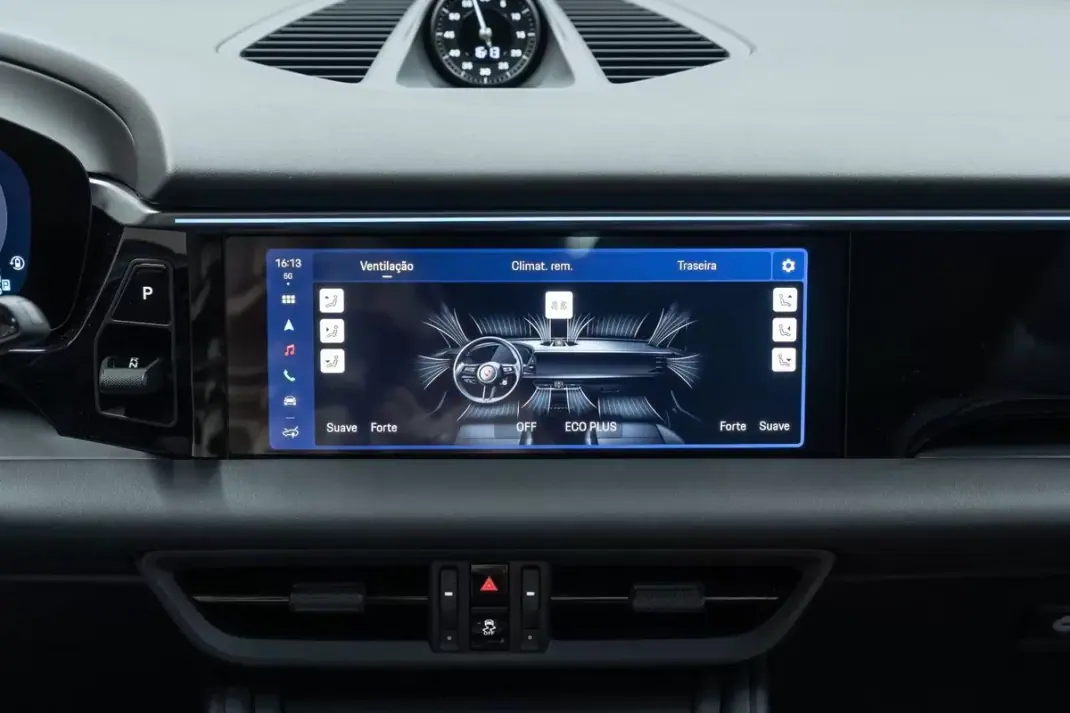 Porsche Macan 2025 - 89950 EUR, 8000 km - AUTO.MOTO.pt - 8000km - foto 48 de 57