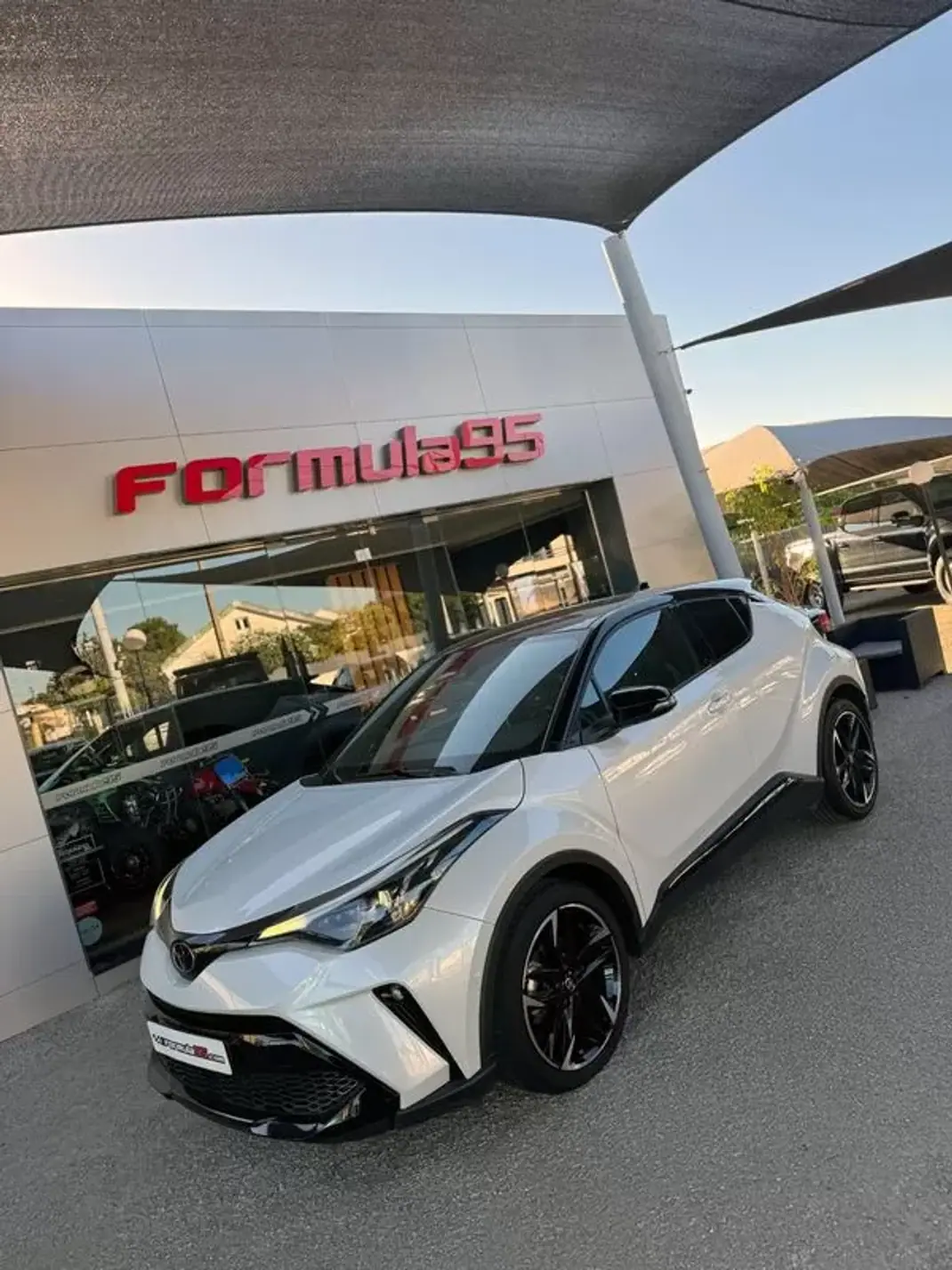 Toyota C-HR 2022 - 30900 EUR, 79989 km - 79989km - foto 27 de 60