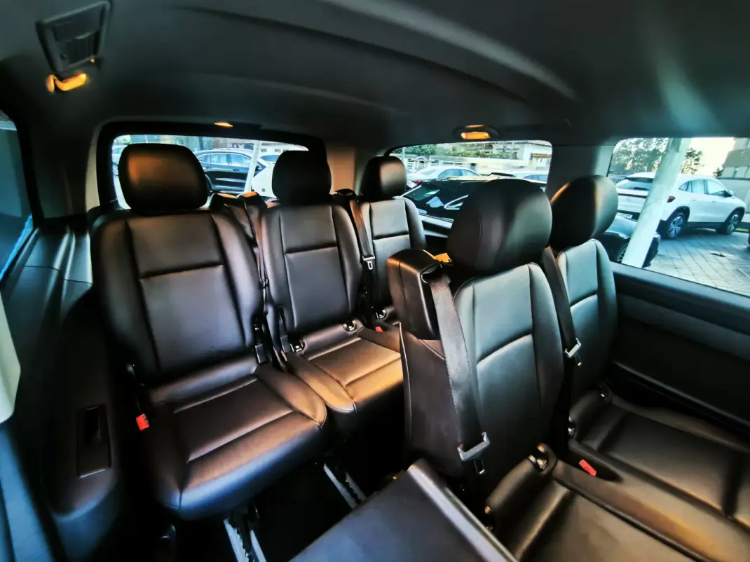 Mercedes-Benz Vito Tourer 2022 - 47950 EUR, 98000 km - AUTO.MOTO.pt - 98000km - foto 8 de 12