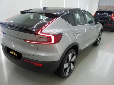 Volvo C40 2021 - 33900 EUR, 84821 km - AUTO.MOTO.pt - 84821km - foto 3 de 11