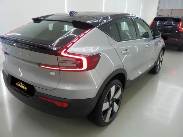 Volvo C40 2021 - 33900 EUR, 84821 km - AUTO.MOTO.pt - 84821km - foto 3 de 11