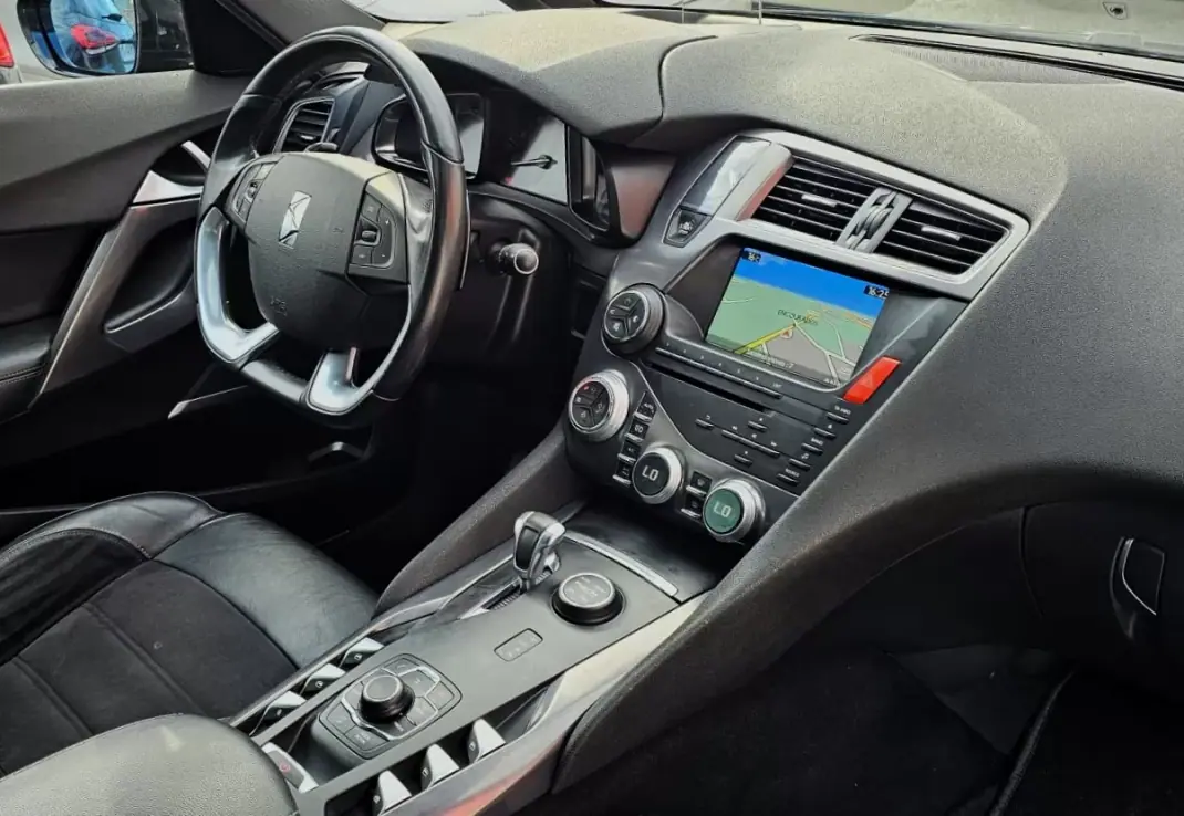 Citroën DS5 2014 - 13999 EUR, 160000 km - AUTO.MOTO.pt - 160000km - foto 25 de 29
