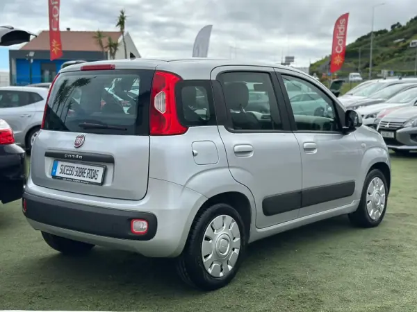 Fiat Panda 2015 - 7990 EUR, 108981 km - AUTO.MOTO.pt - 108981km - foto 8 de 15