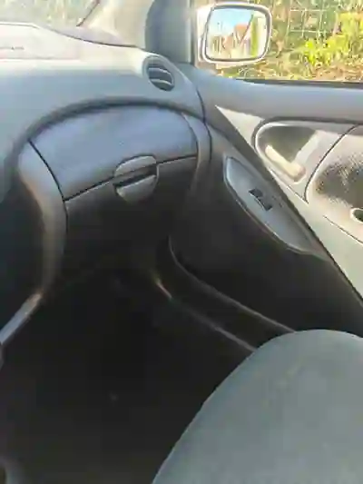 Toyota Yaris 2004 — foto 6 de 11