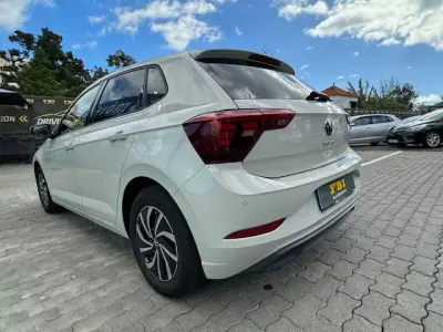 Volkswagen Polo 2022 - 18900 EUR, 75579 km - AUTO.MOTO.pt - 75579km - foto 9 de 12