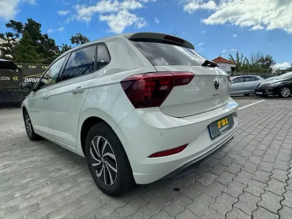Volkswagen Polo 2022 - 15900 EUR, 75579 km - AUTO.MOTO.pt - 75579km - foto 9 de 12