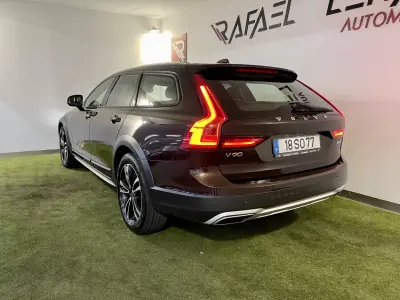 Volvo V90 Cross Country 2017 - 23500 EUR, 213000 km - AUTO.MOTO.pt - 213000km - foto 11 de 44