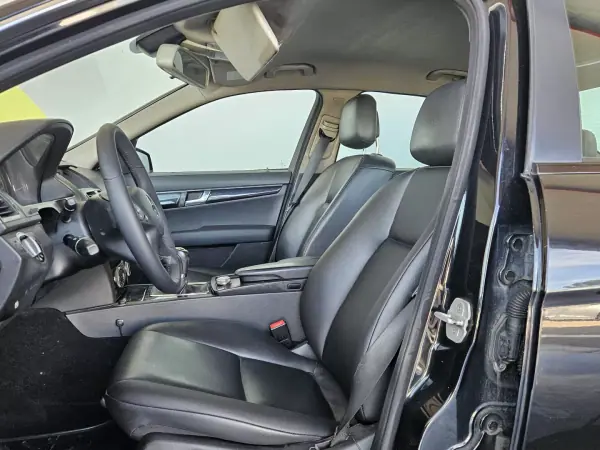 Mercedes-Benz C 220 CDi 2008 Diesel — 500 000 km · Braga Mercedes-Benz C 220 CDi 2008 Diesel