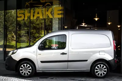 Renault Kangoo E-Tech Confort 2021 - 10900 EUR, 34967 km - AUTO.MOTO.pt - 34967km - foto 2 de 28