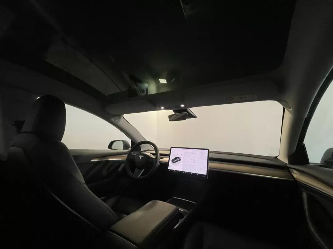 Tesla Model 3 2022 - 29500 EUR, 56000 km - AUTO.MOTO.pt - 56000km - foto 3 de 42