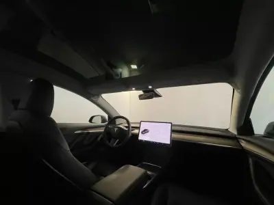 Tesla Model 3 2022 - 29500 EUR, 56000 km - AUTO.MOTO.pt - 56000km - foto 3 de 42