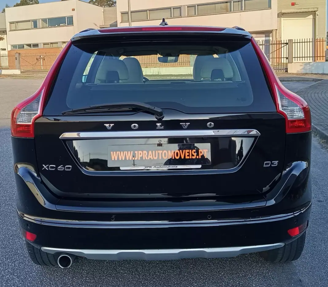 Volvo XC 60 2015 - 17990 EUR, 134200 km - AUTO.MOTO.pt - 134200km - foto 8 de 21