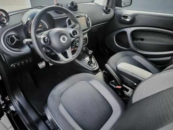 Smart ForTwo Coupé 2021 - 9950 EUR, 102000 km - AUTO.MOTO.pt - 102000km - foto 5 de 32