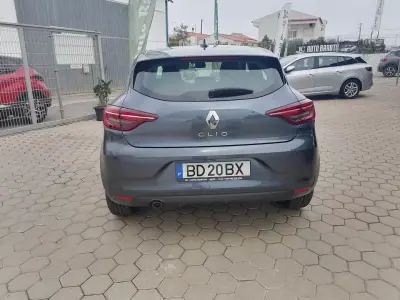 Renault Clio 2021 - 16800 EUR, 21450 km - AUTO.MOTO.pt - 21450km - foto 5 de 11