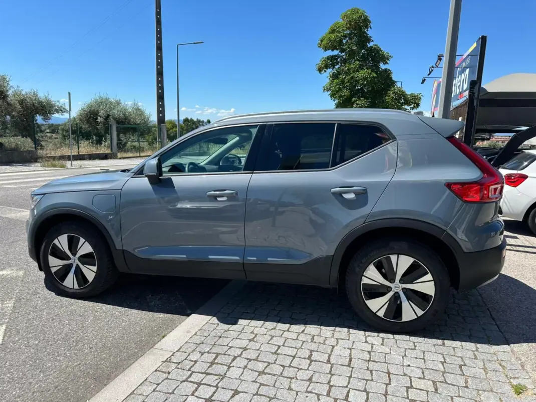 Volvo XC 40 2020 - 29900 EUR, 68976 km - AUTO.MOTO.pt - 68976km - foto 3 de 35
