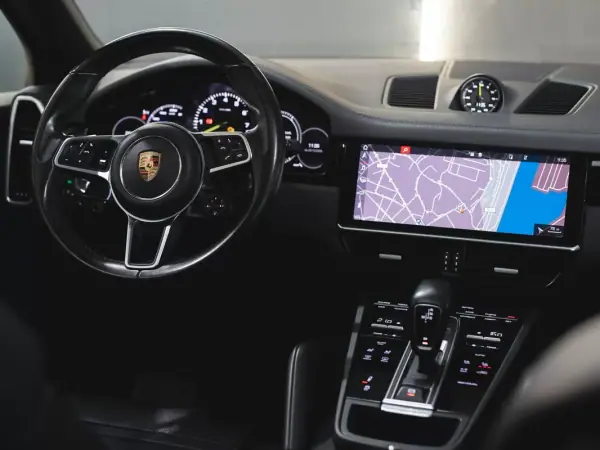 Porsche Cayenne 2018 - 57990 EUR, 119000 km - AUTO.MOTO.pt - 119000km - foto 15 de 24