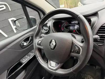 Renault Captur 2016 - 10890 EUR, 122412 km - AUTO.MOTO.pt - 122412km - foto 5 de 11