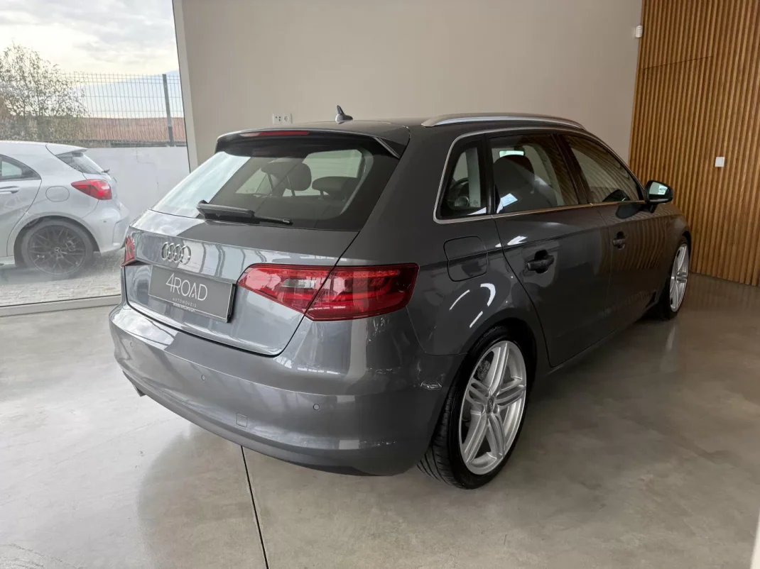 Audi A3 Sportback 2016 - 16000 EUR, 158000 km - AUTO.MOTO.pt - 158000km - foto 28 de 94