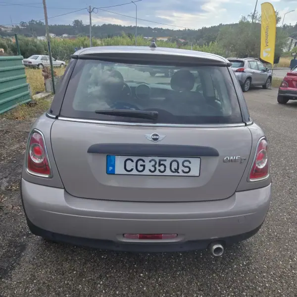 MINI 3 Portas 2012 - 9990 EUR, 277015 km - AUTO.MOTO.pt - 277015km - foto 2 de 9