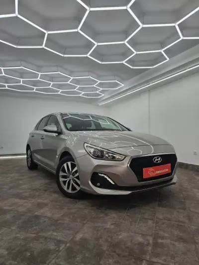 Hyundai i30 2019 - 14900 EUR, 43264 km - AUTO.MOTO.pt - 43264km - foto 18 de 33