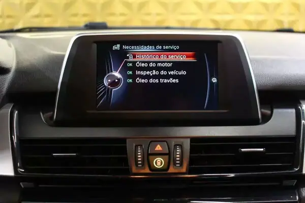 BMW 218 Active Tourer 2015 - 18250 EUR, 66000 km - AUTO.MOTO.pt - 66000km - foto 19 de 26