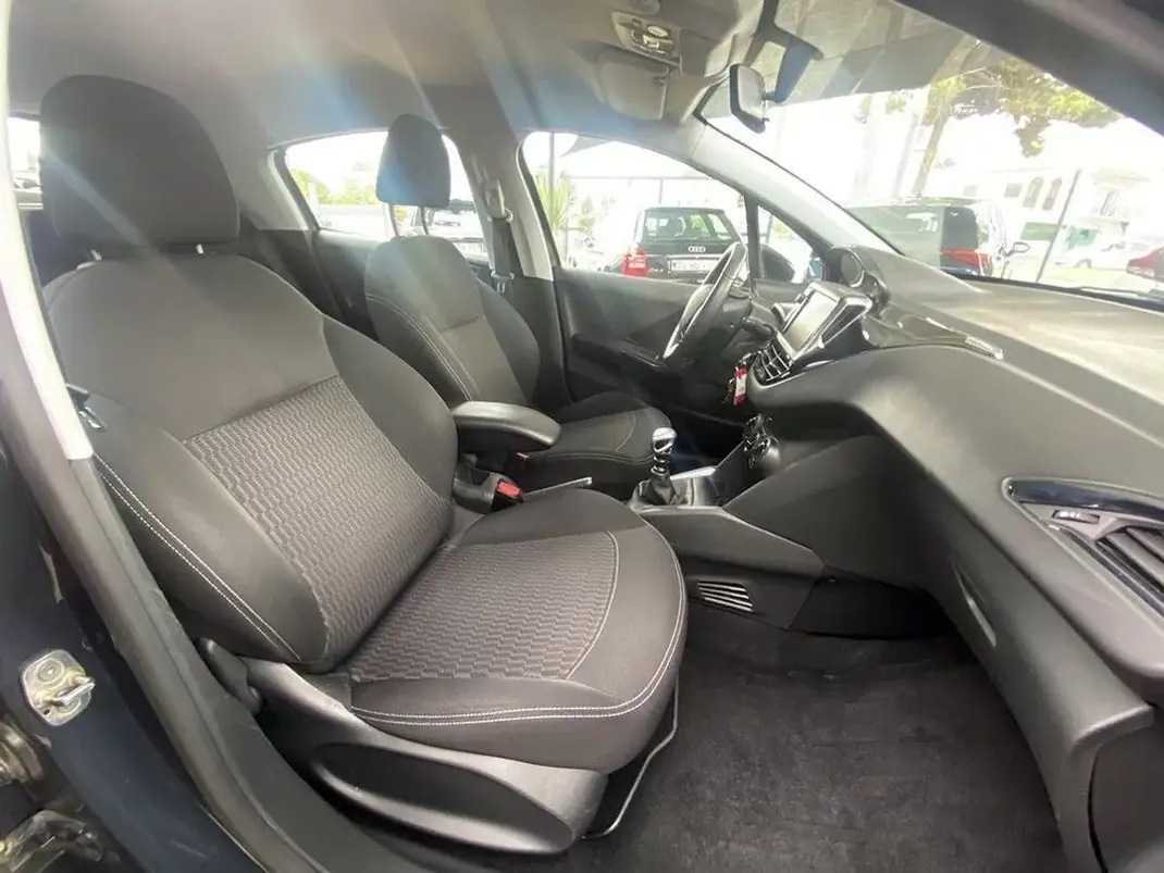 Peugeot 208 2019 - 11900 EUR, 151021 km - AUTO.MOTO.pt - 151021km - foto 8 de 21