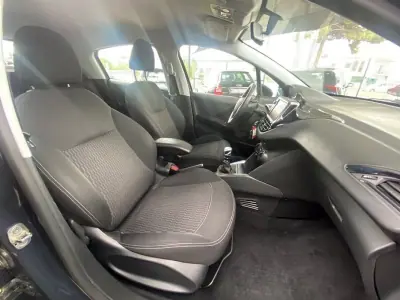 Peugeot 208 2019 - 11900 EUR, 151021 km - AUTO.MOTO.pt - 151021km - foto 8 de 21