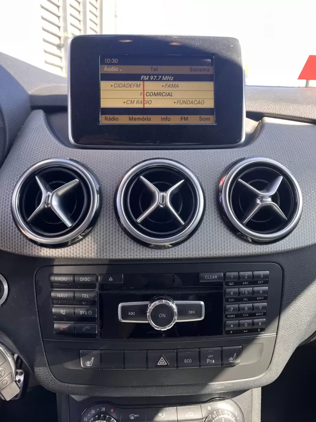 Mercedes-Benz B 180 2011 - 9990 EUR, 323900 km - AUTO.MOTO.pt - 323900km - foto 13 de 18