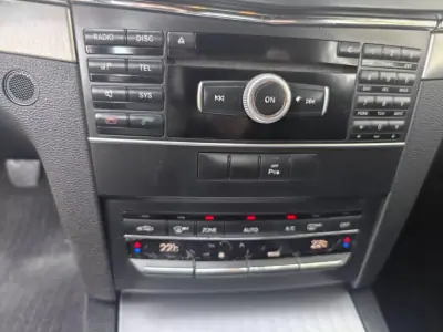 Mercedes-Benz E 220 2010 - 15499 EUR, 202000 km - AUTO.MOTO.pt - 202000km - foto 33 de 35