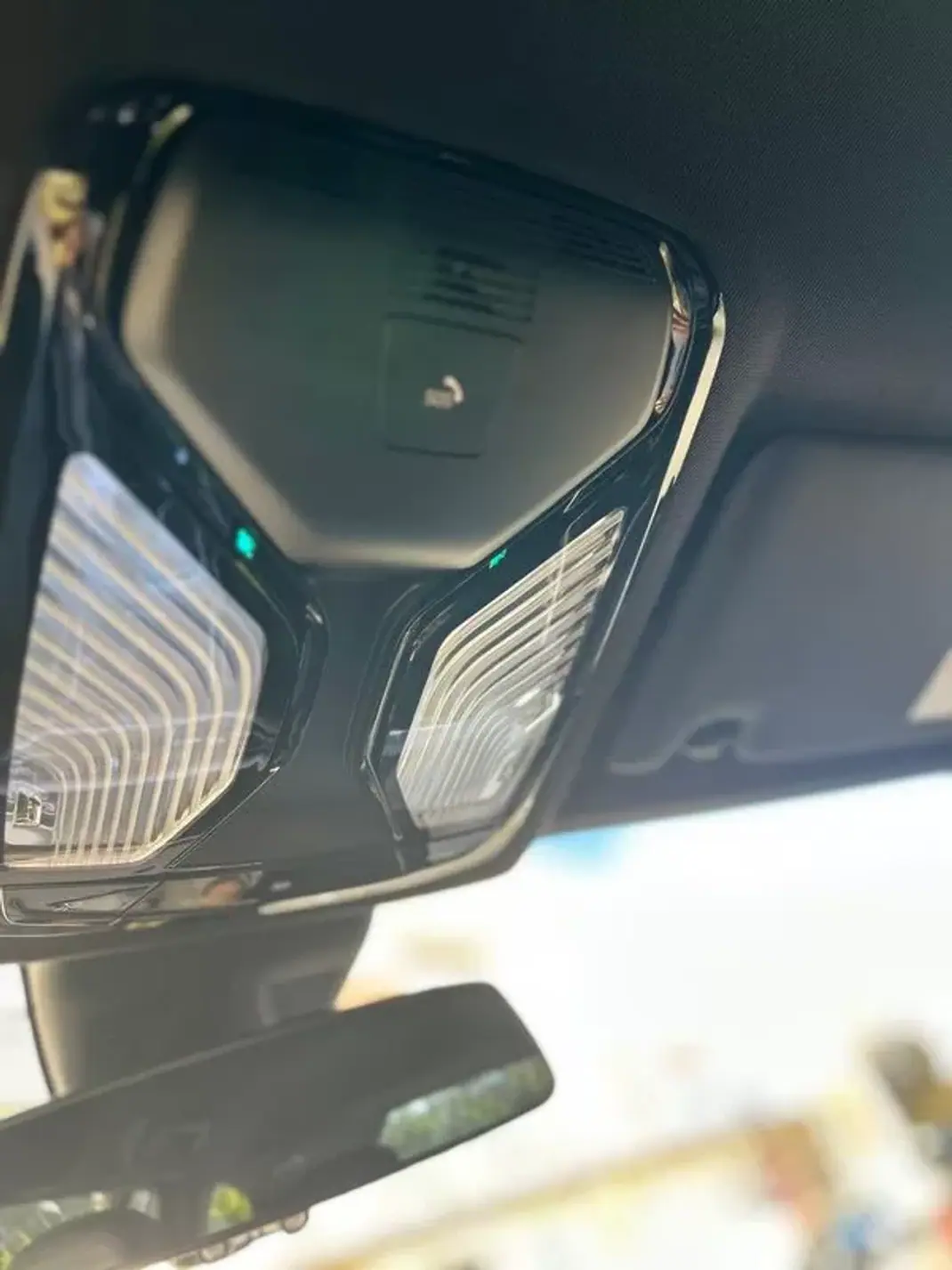 BMW 330 2019 - 30000 EUR, 206305 km - AUTO.MOTO.pt - 206305km - foto 42 de 43