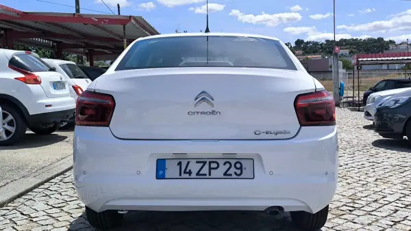 Citroën C-Elysée 2019 - 9950 EUR, 147649 km - AUTO.MOTO.pt - 147649km - foto 5 de 8