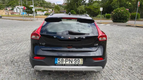 Volvo V40 Cross Country 2015 - 6990 EUR, 315000 km - AUTO.MOTO.pt - 315000km - foto 13 de 22