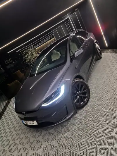 Tesla Model X 2023 — foto 6 de 39
