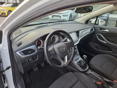Opel Astra 2016 - 11000 EUR, 81600 km - AUTO.MOTO.pt - 81600km - foto 25 de 28