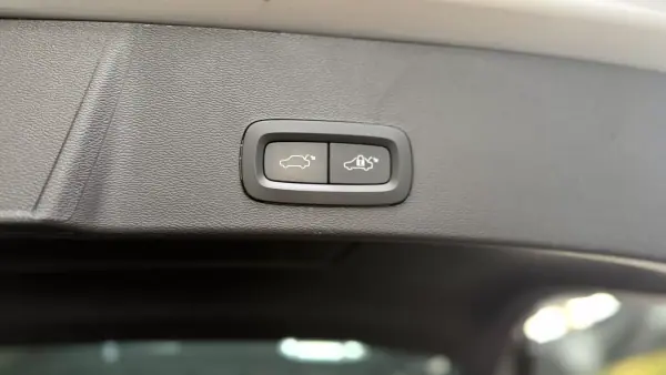Volvo XC 40 2023 - 31500 EUR, 82000 km - AUTO.MOTO.pt - 82000km - foto 12 de 24
