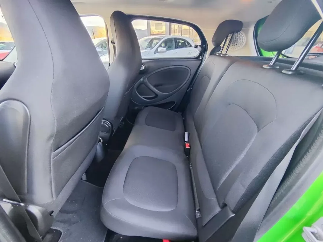 Smart ForFour 2017 - 13500 EUR, 44000 km - AUTO.MOTO.pt - 44000km - foto 36 de 46