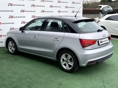 Audi A1 Sportback 2015 - 13990 EUR, 101817 km - AUTO.MOTO.pt - 101817km - foto 6 de 10
