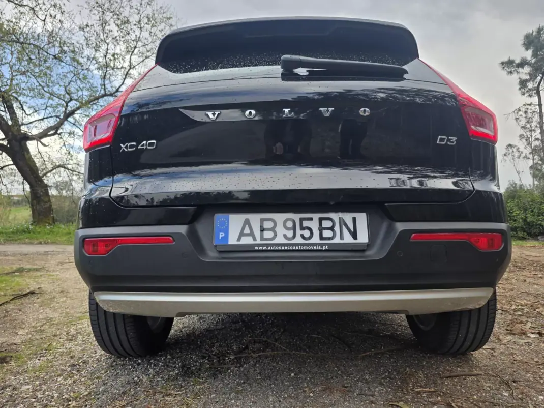 Volvo XC 40 2020 - 24500 EUR, 152300 km - AUTO.MOTO.pt - 152300km - foto 19 de 42