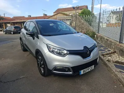 Renault Captur 2015 - 11730 EUR, 143098 km - foto 1 de 21