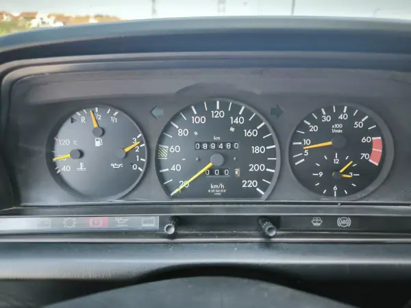 Mercedes-Benz 1993 - 9950 EUR, 89439 km - AUTO.MOTO.pt - 89439km - foto 7 de 60