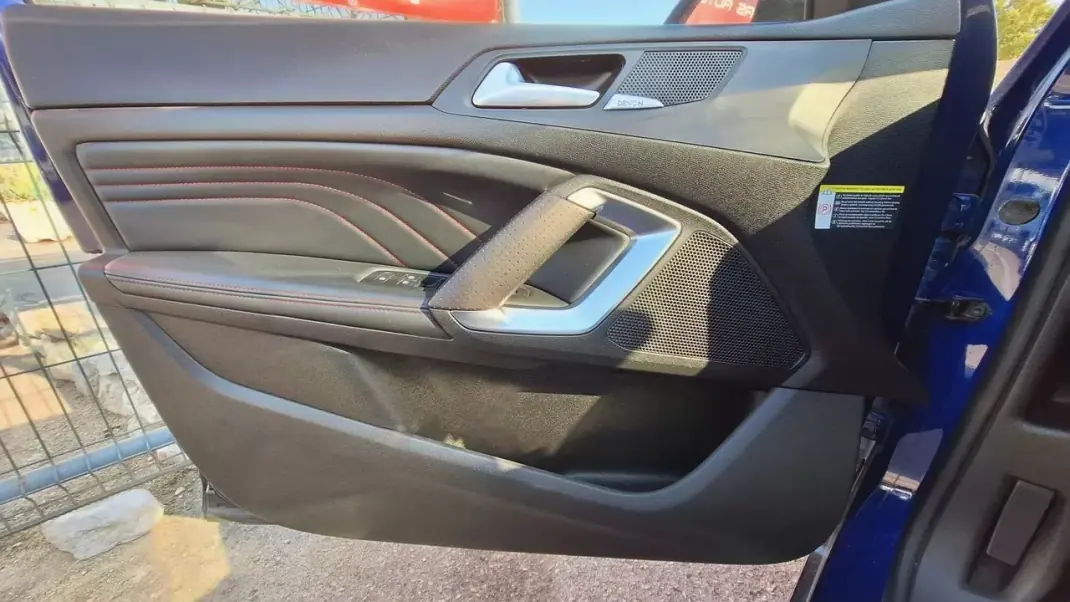 Peugeot 308 SW 2020 - 14500 EUR, 142000 km - AUTO.MOTO.pt - 142000km - foto 23 de 28